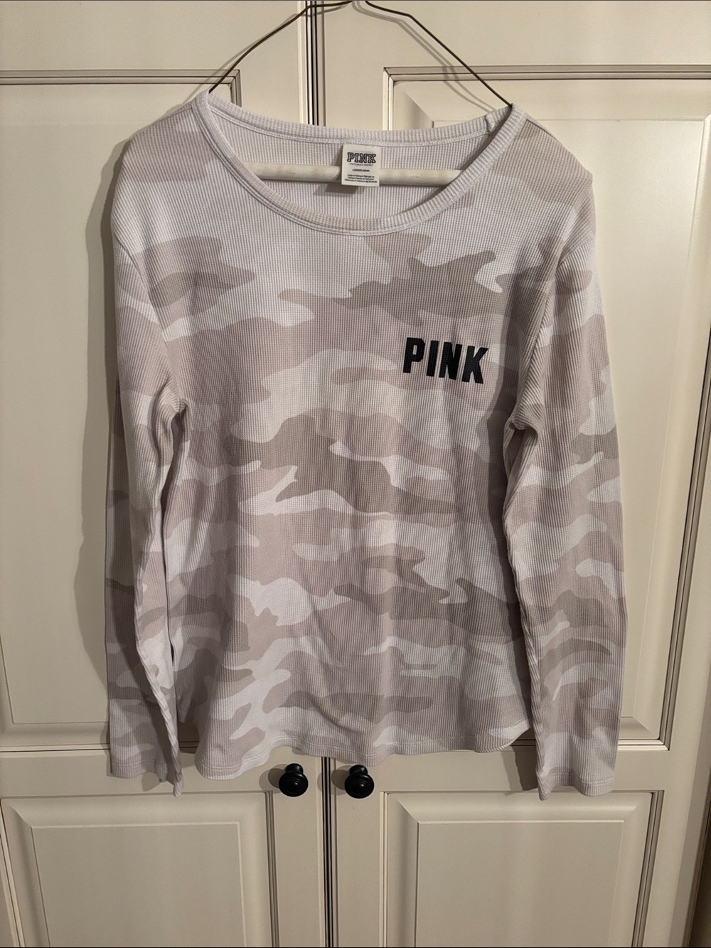 PINK Victoria's Secret White TanWaffle Crew Neck Camo Top